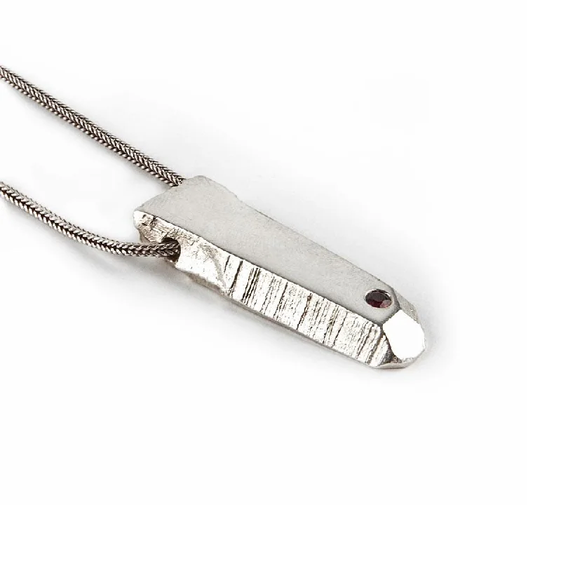 CRYSTAL TALISMAN NUGGET NECKLACE | GARNET