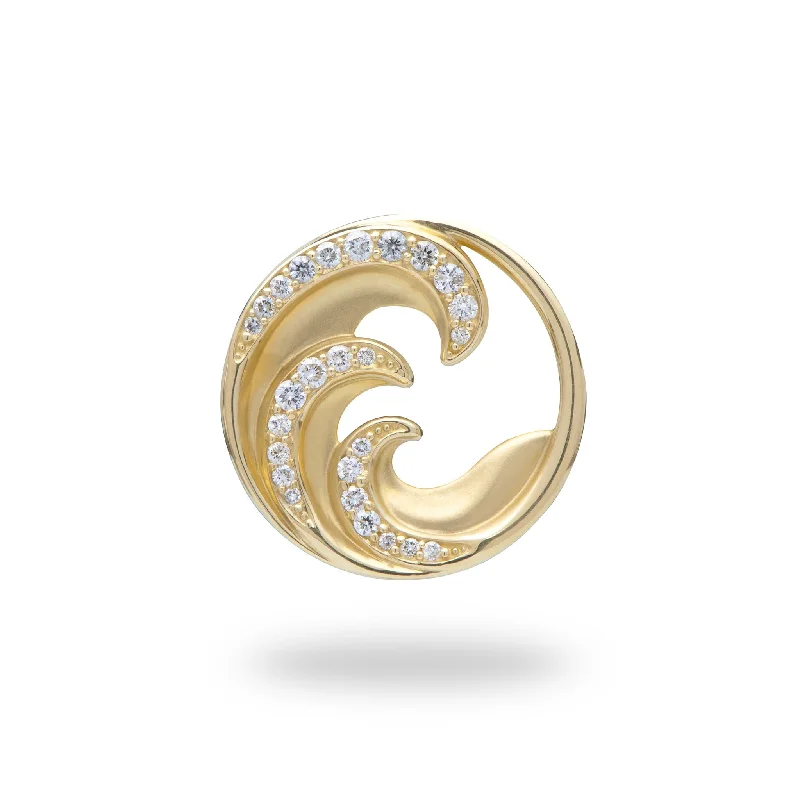 Nalu Pendant in Gold with Diamonds - 22mm