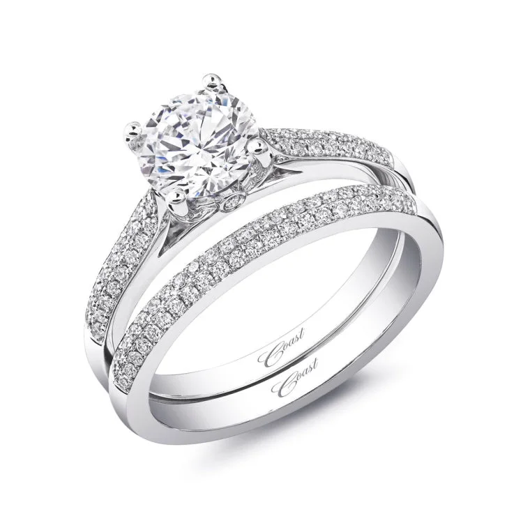 14 KT Engagement ring in White Gold