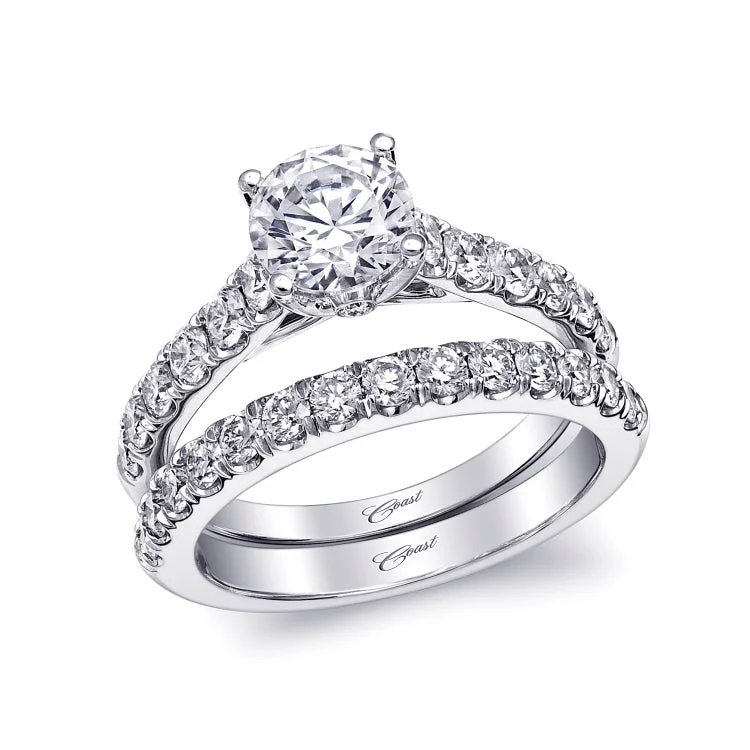 14 KT Engagement ring in White Gold