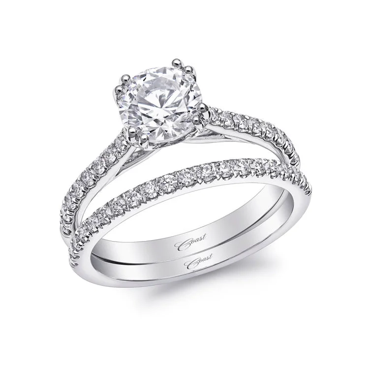 14 KT Engagement ring in White Gold