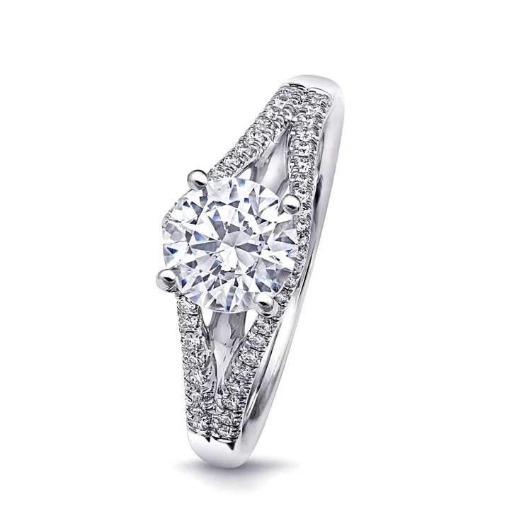 14 KT Engagement ring in White Gold