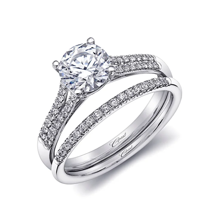 14 KT Engagement ring in White Gold