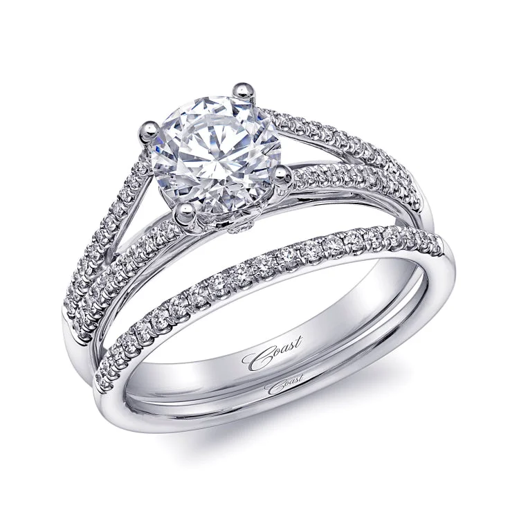 14 KT Engagement ring in White Gold