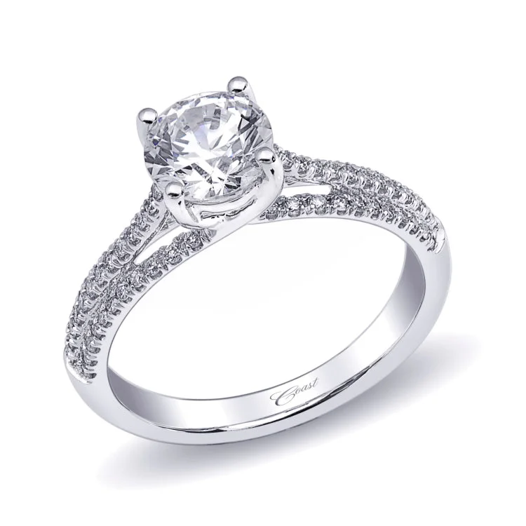 14 KT Engagement ring in White Gold