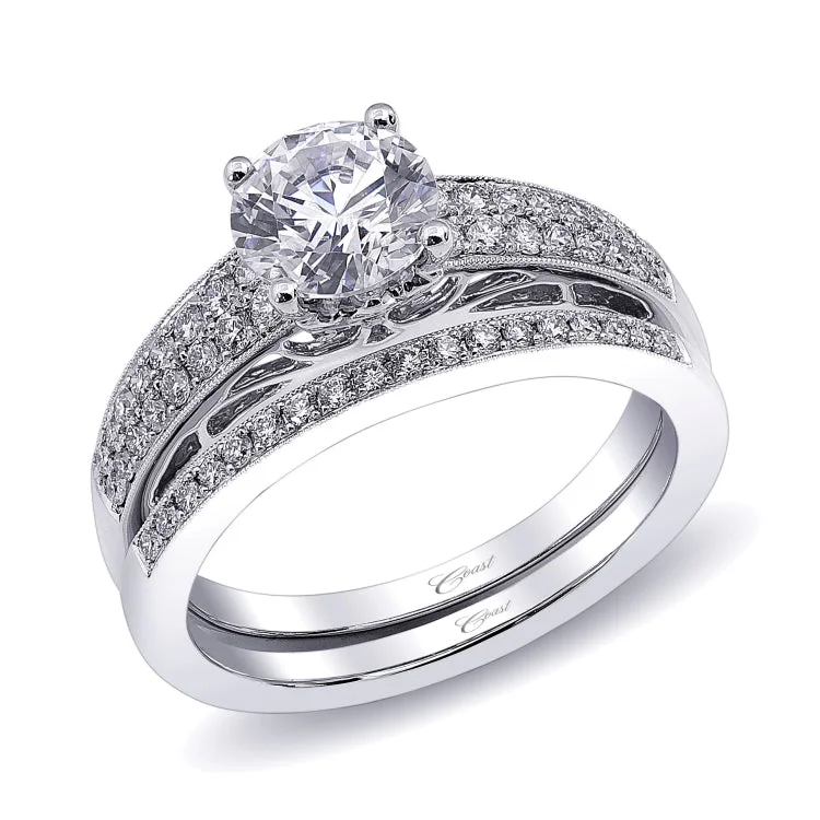 14 KT Engagement ring in White Gold