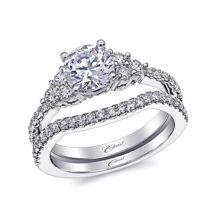 14 KT Engagement ring in White Gold