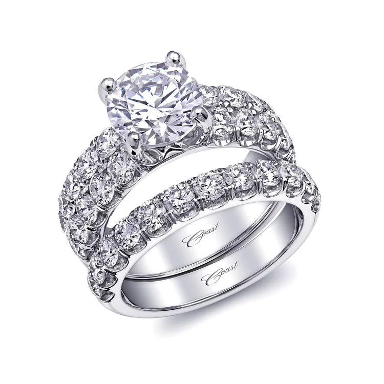 14 KT Engagement ring in White Gold