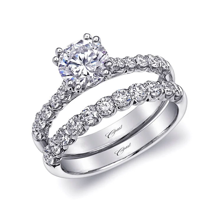 14 KT Engagement ring in White Gold