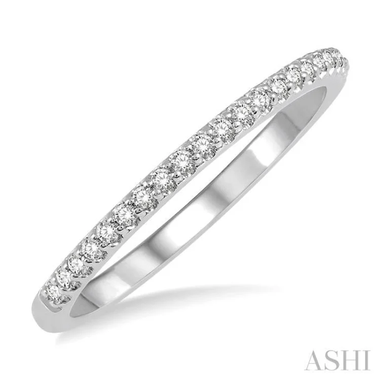 1/10 Ctw Round Cut Diamond Wedding Band in 14K White Gold