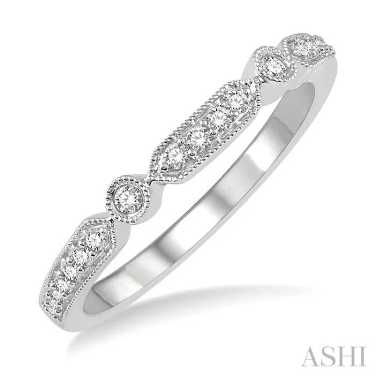 1/6 ctw Bar Accent Round Cut Diamond Wedding Band in 14K White Gold