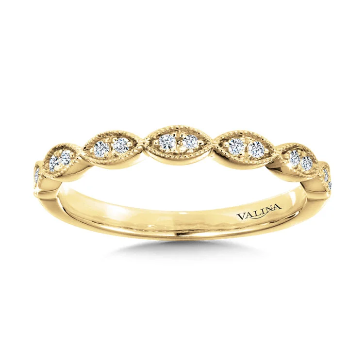 Scalloped Milgrain Diamond Wedding Band