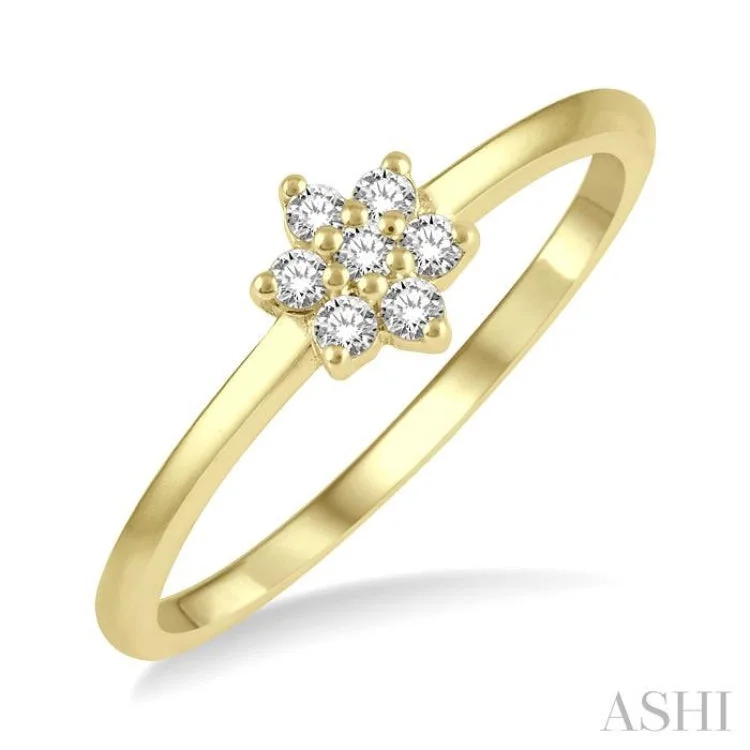 1/8 ctw Floral Round Cut Diamond Petite Fashion Ring in 10K Yellow Gold