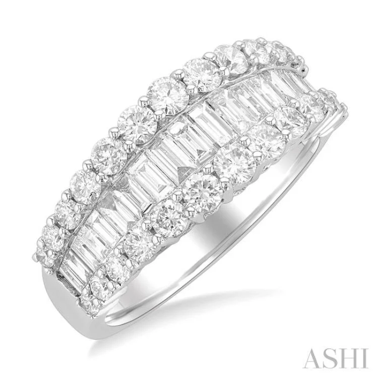 1 5/8 ctw Baguette and Round Cut Diamond Fashion Band in 14K White Gold