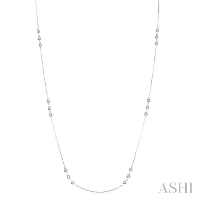 3/4 Ctw Round Cut Diamond Station Necklace in 14K White Gold