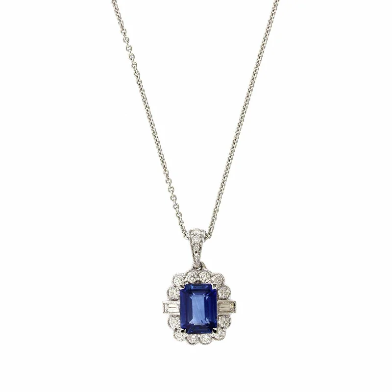 18K White Gold Cushion Sapphire Diamond Halo  Pendant