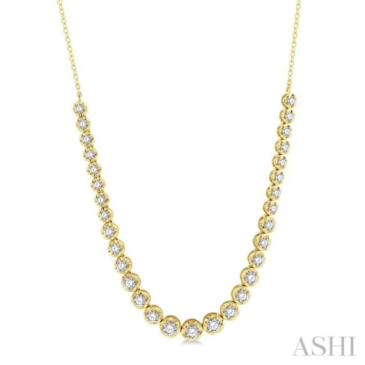 2 ctw Round Cut Diamond Illusion Necklace in 10K Yellow Gold